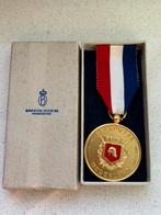 Zeldzame Brandweer medaille voor 1980 model onderscheiding, Postzegels en Munten, Penningen en Medailles, Ophalen of Verzenden
