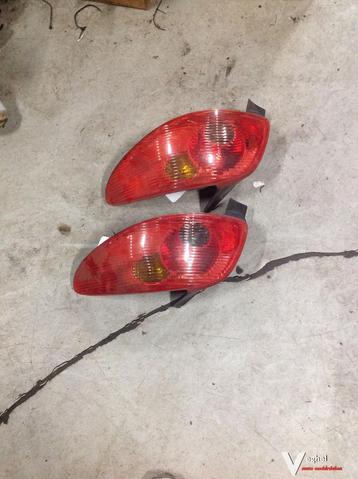 Peugeot 206    2003    Achterlicht Rechts beschikbaar voor biedingen