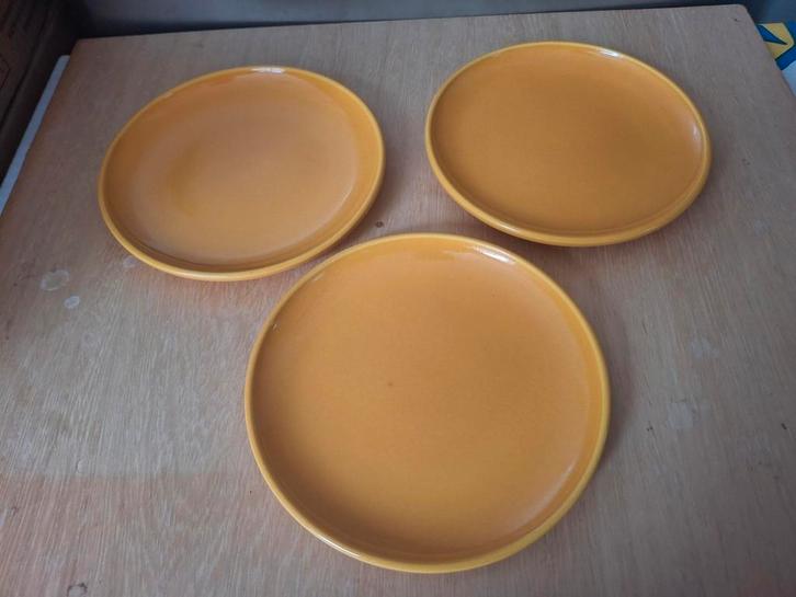 Potterie de Driehoek Huizen - 3 okergele /gele bordjes, Antiek en Kunst, Antiek | Servies los, Ophalen of Verzenden