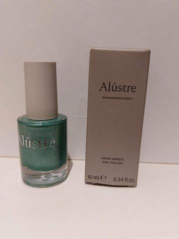 Alustre nagellak (900M green) beschikbaar voor biedingen