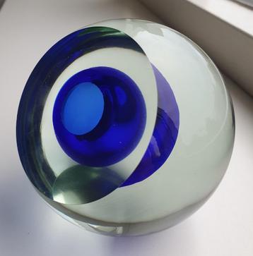 Glasobject presse papier paperweight beschikbaar voor biedingen