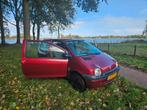 Renault Twingo - APK tot 3 oktober 2026!, Auto's, Renault, Handgeschakeld, Particulier, Hatchback, Rood