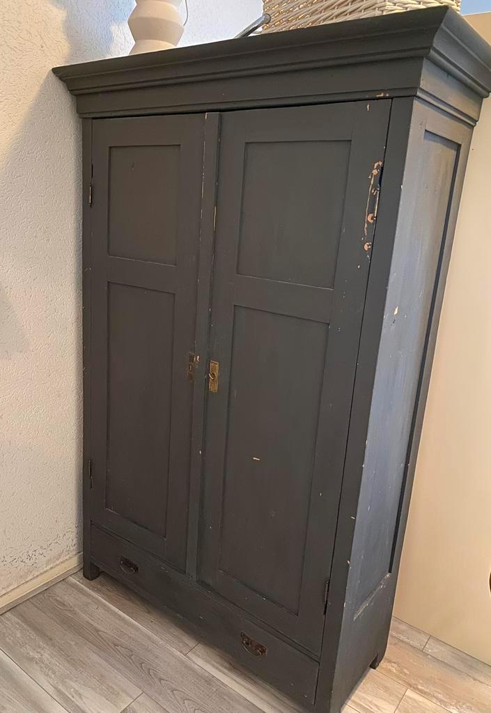 Kast antraciet 187 cm hoog, 109 breed, 45 cm diep, Antiek en Kunst, Antiek | Meubels | Kasten, Ophalen