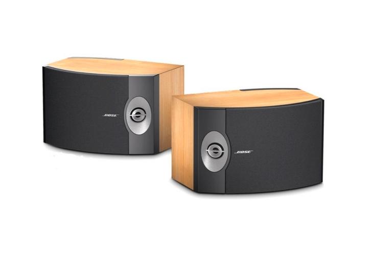 BOSE 301 V (series 5) Luidsprekers, Audio, Tv en Foto, Luidsprekers, Zo goed als nieuw, Front, Rear of Stereo speakers, 120 watt of meer