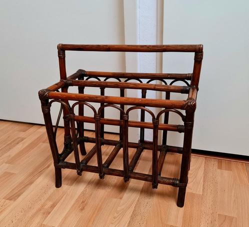 Bamboe rotan pastoe lectuurbak krantenbak Brovorm design, Huis en Inrichting, Woonaccessoires | Krantenbakken en Lectuurbakken