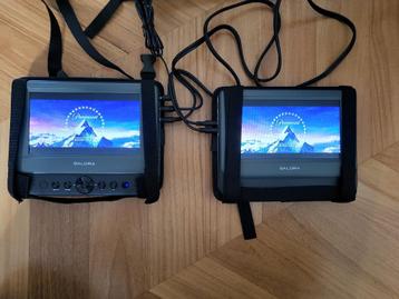 Dvd speler met 2 schermpjes voor in de auto beschikbaar voor biedingen