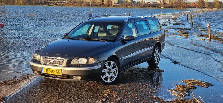 Volvo V70 2.5 T Automaat 2003 TITANIUM Leder Topstaat, Auto's, Volvo, Bedrijf, V70, ABS, Airbags, Airconditioning, Alarm, Boordcomputer