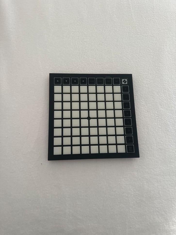 Novation Launchpad MK3 mini, Muziek en Instrumenten, Midi-apparatuur, Zo goed als nieuw, Ophalen of Verzenden