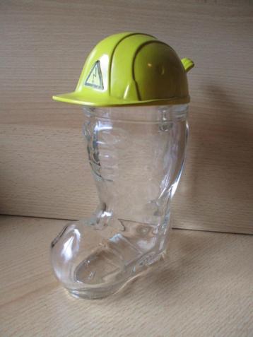 Glazen werkschoen bierpul met metalen bouwhelm  20.5cm beschikbaar voor biedingen