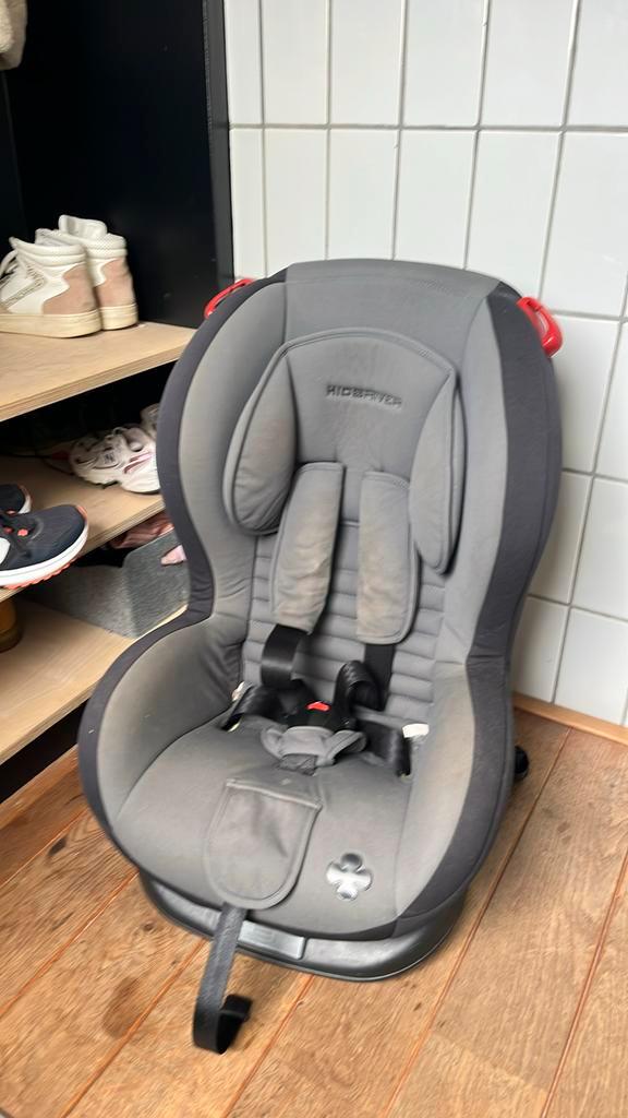 Autostoel kids river isofix, Kinderen en Baby's, Autostoeltjes, Zo goed als nieuw, Overige merken, 15 t/m 25 kg, Autogordel of Isofix
