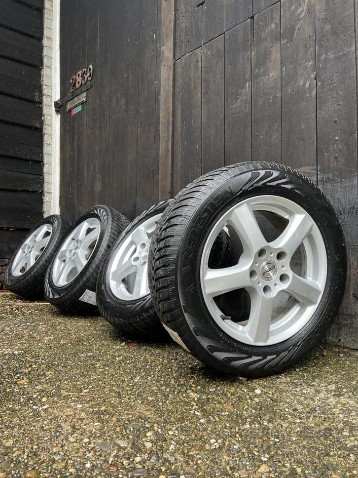 Chevrolet Chrysler dodge 5x115 velgen 205/60R16 winter set, Auto-onderdelen, Banden en Velgen, Banden en Velgen, Winterbanden