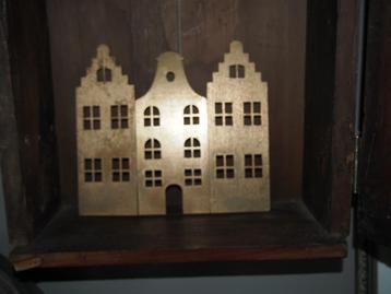 Kleine 3 luik huisje beschikbaar voor biedingen