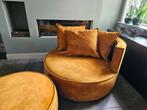 Loveseat Adèle met poef van Room 108 in okergeel, Huis en Inrichting, Ophalen, Tweepersoons, 75 tot 100 cm, Zo goed als nieuw
