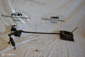 Schakelmechanisme 020 Volkswagen Golf III  1H0 711 061 D beschikbaar voor biedingen