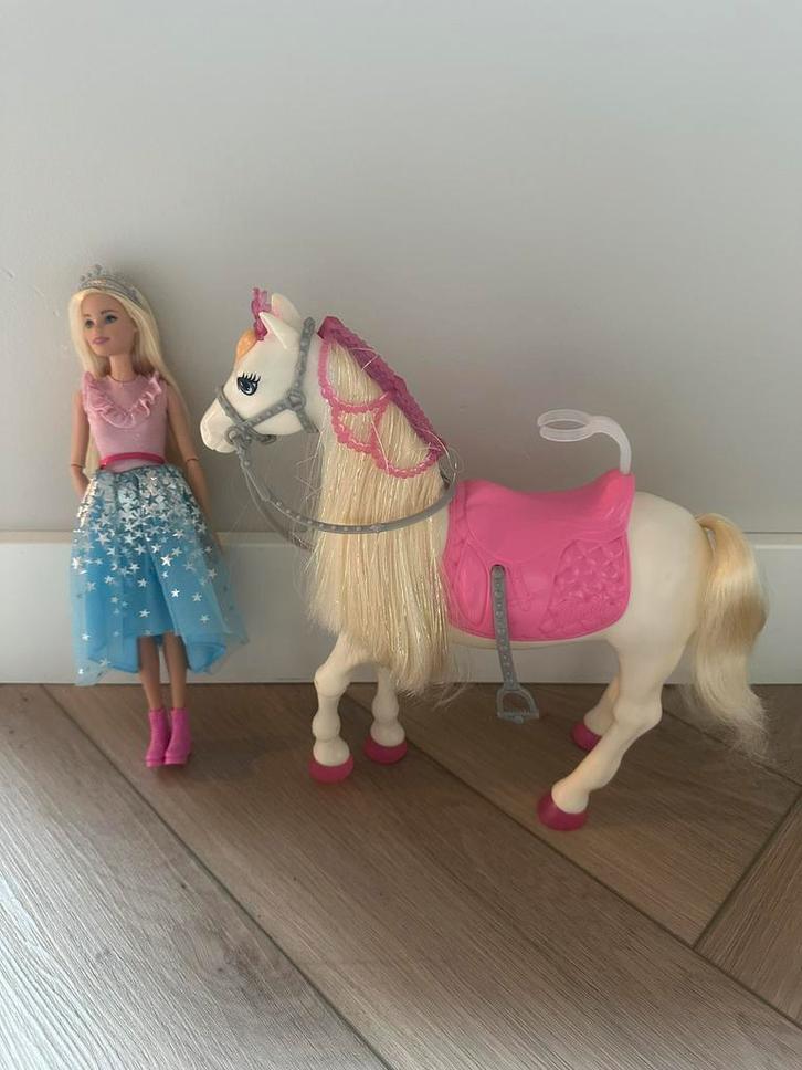 Barbie met interactieve paard., Kinderen en Baby's, Speelgoed | Poppen, Zo goed als nieuw, Barbie, Ophalen of Verzenden