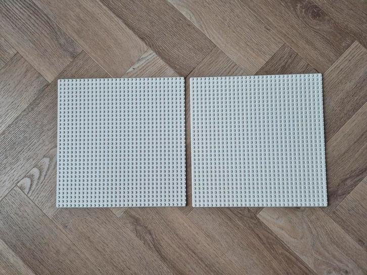 2 witte lego 11010 11026 bouwplaten grondplaten baseplates, Kinderen en Baby's, Speelgoed | Duplo en Lego, Gebruikt, Lego, Complete set