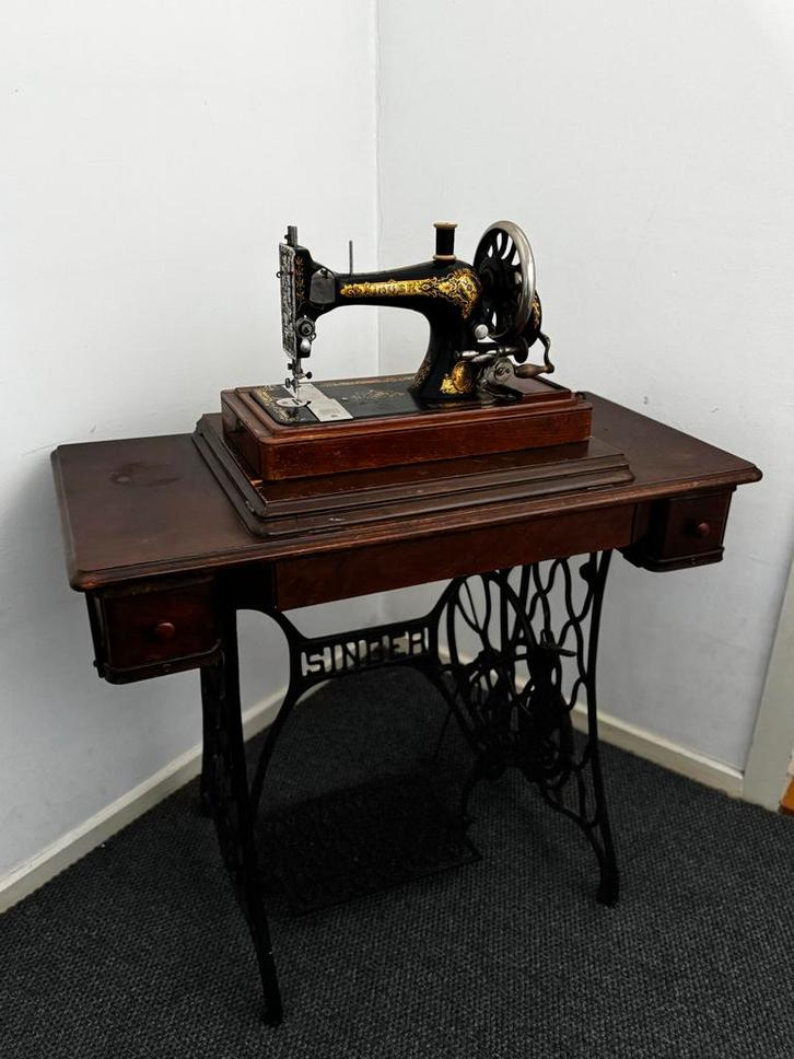 Twee antieke Singer naaimachines: 28K (1924) & 27 (1904), Antiek en Kunst, Antiek | Naaimachines, Ophalen