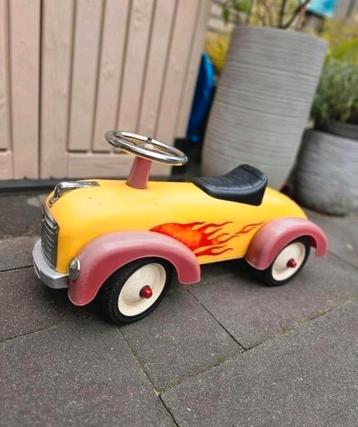 Retro speelgoed auto beschikbaar voor biedingen
