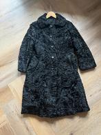 Elegante lange jas van zwart karakulbont met split M 38, Ophalen of Verzenden, Gedragen, Maat 38/40 (M), Zwart