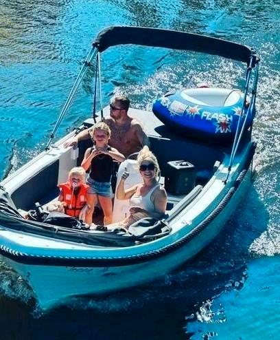 Complete oldambtsloep 580 met trailer en 20 pk suzuki, Watersport en Boten, Sloepen, Zo goed als nieuw, 3 tot 6 meter, Buitenboordmotor