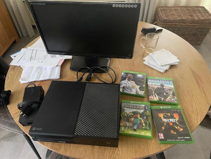 Xbox one met games en computer, Spelcomputers en Games, Games | Xbox One, Gebruikt, Avontuur en Actie, 3 spelers of meer, Vanaf 3 jaar