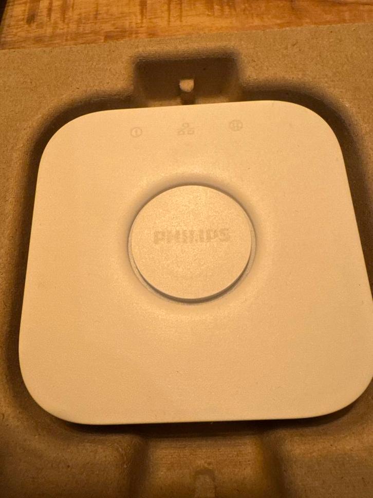 Philips Hue Bridge - Slimme Verlichting Hub, Huis en Inrichting, Lampen | Hanglampen, Zo goed als nieuw, Minder dan 50 cm, Kunststof