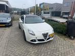 Alfa Romeo Giulietta 2.0 JTDm Distinctive RIEM GEKNAPT!, Euro 5, 1295 kg, 4 cilinders, Wit