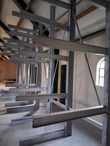 Eenzijdige gegalvaniseerde draagarmstelling  beschikbaar voor biedingen