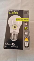 Integral LED 40w auto light sensor nieuw in doos, 30 tot 60 watt, Led-lamp, Soft of Flame, Nieuw