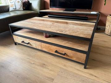 Salontafel industrieel 130cm breed beschikbaar voor biedingen