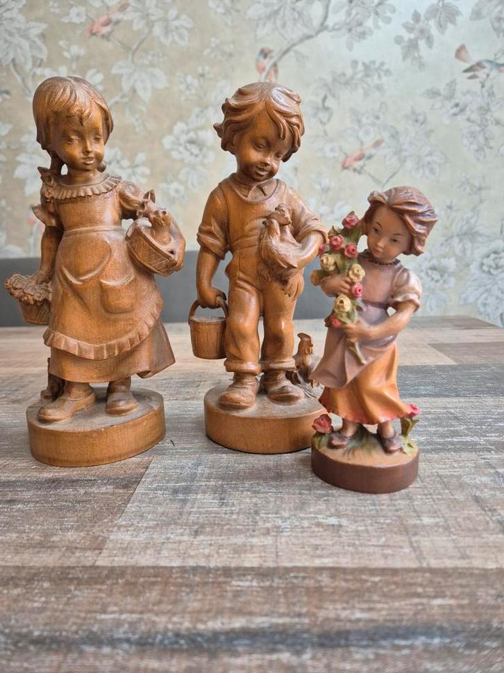 3 Houtsnijwerk Beelden - Kinderen met Dieren, Antiek en Kunst, Kunst | Beelden en Houtsnijwerken, Ophalen of Verzenden