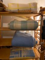 Vier Wollen Dekens️, Huis en Inrichting, Woonaccessoires | Plaids en Woondekens, Ophalen of Verzenden, Gebruikt