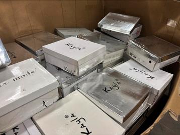Partij schoenen, handel, partij, pallets, kleren, schoenen beschikbaar voor biedingen