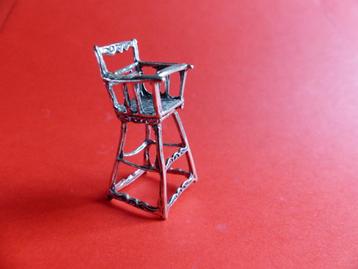   Leuke Oude Zilveren Kinderstoel - Miniatuur    	    beschikbaar voor biedingen