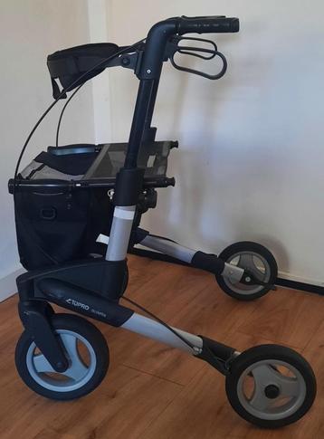 Rollator merk Topro Olympos S + tas + rugsteun ( 8 kg ) beschikbaar voor biedingen