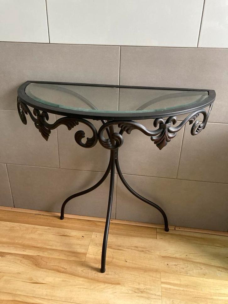 Glazen bijzettafel met metalen frame, Huis en Inrichting, Tafels | Bijzettafels, Gebruikt, Overige vormen, 45 tot 60 cm, Minder dan 55 cm