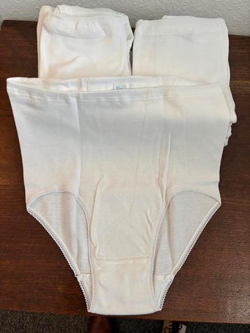 Damesonderbroeken beschikbaar voor biedingen