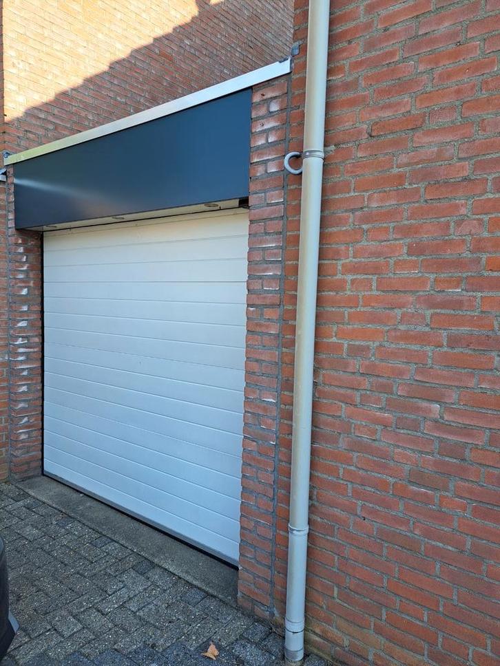 Elektrische garagepoort, Doe-het-zelf en Verbouw, Rolluiken, Gebruikt, 200 cm of meer, 200 cm of meer, Crème of Beige, Elektrische bediening