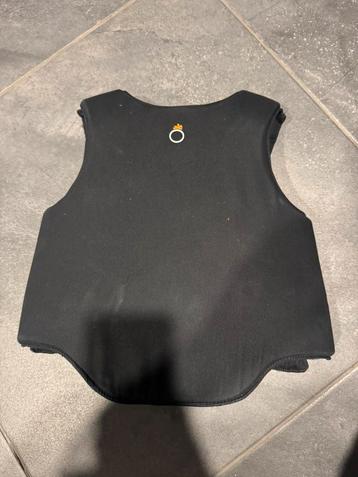 Fouganza bodyprotector maat 8-10 jaar beschikbaar voor biedingen