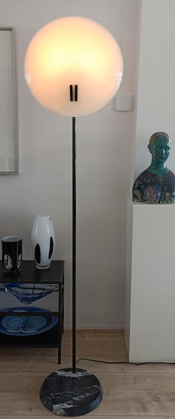 Oluce Perla vloerlamp beschikbaar voor biedingen