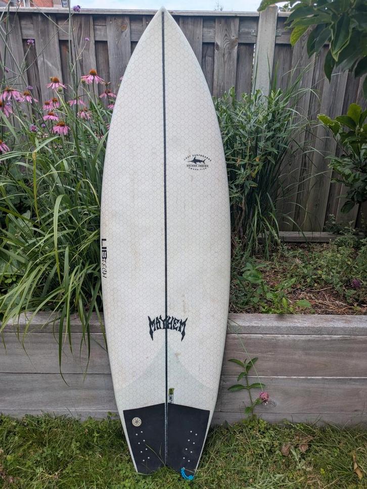 Lost surfboard, Swordfish Libtech constructie. 5'8/ 30 liter, Watersport en Boten, Golfsurfen, Gebruikt, Shortboard, Ophalen