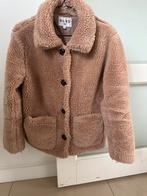 Tussenjas, fluffy, Na-kd, mt 36, Kleding | Dames, Jassen | Winter, NA-KD, Beige, Ophalen of Verzenden, Maat 36 (S)