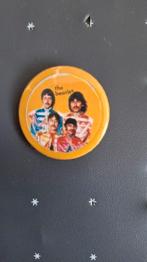Button the BEATLES geel, Verzamelen, Speldjes, Pins en Buttons, Ophalen of Verzenden, Overige onderwerpen
