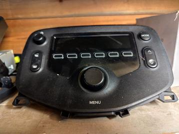 Peugeot 108 originele auto radio 2016 beschikbaar voor biedingen