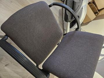 2 kantoorstoelen beschikbaar voor biedingen