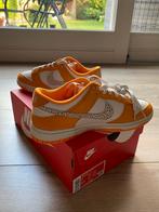 Nike Dunk Low Oranje/Wit Maat 40, Kleding | Dames, Schoenen, Overige kleuren, Nieuw, Ophalen of Verzenden, Sneakers of Gympen