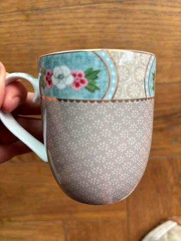 Pip Studio taupe beige koffiemokjes beschikbaar voor biedingen