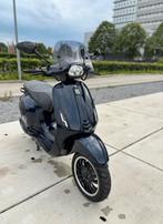 Vespa Sprint Dark San Marino blue Bouwjaar 2023, Fietsen en Brommers, Scooters | Vespa, Ophalen, Maximaal 45 km/u, Vespa S, Zo goed als nieuw