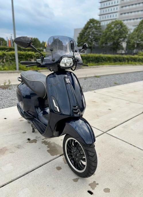 Vespa Sprint Dark San Marino blue Bouwjaar 2023, Fietsen en Brommers, Scooters | Vespa, Zo goed als nieuw, Vespa S, Maximaal 45 km/u