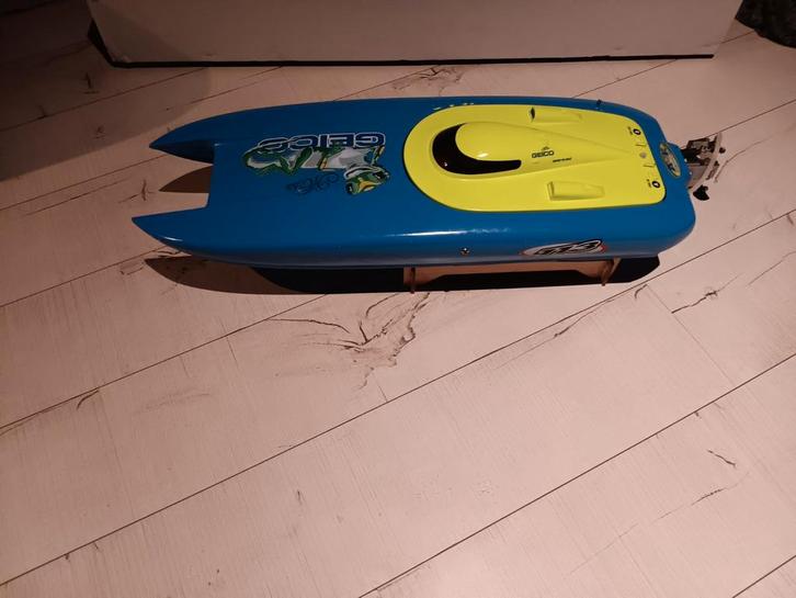 Als nieuw Miss Geico powerboat, kunt compleet varend, Hobby en Vrije tijd, Modelbouw | Boten en Schepen, Zo goed als nieuw, Overige merken